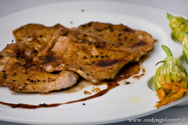 Scaloppine all'aceto balsamico e miele all'arancia