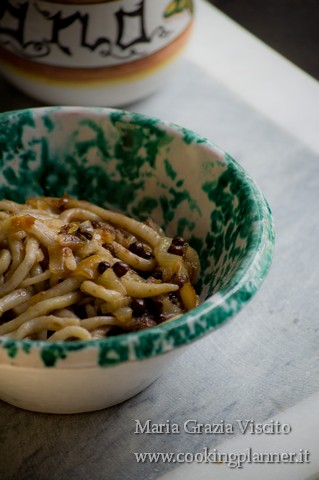 Pici “Infernali”, con cipolla, alici, lardo d