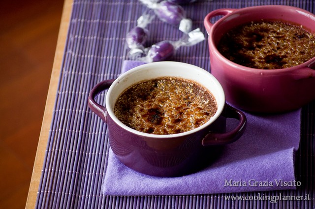 Creme Brulée al cacao alla violetta