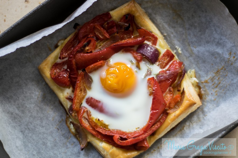 Sfogliata ai peperoni e uovo al forno di Ottolenghi