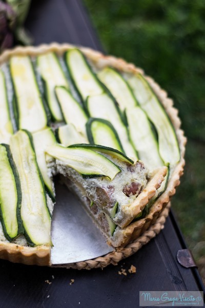 Torta salata agnello, carciofi e menta