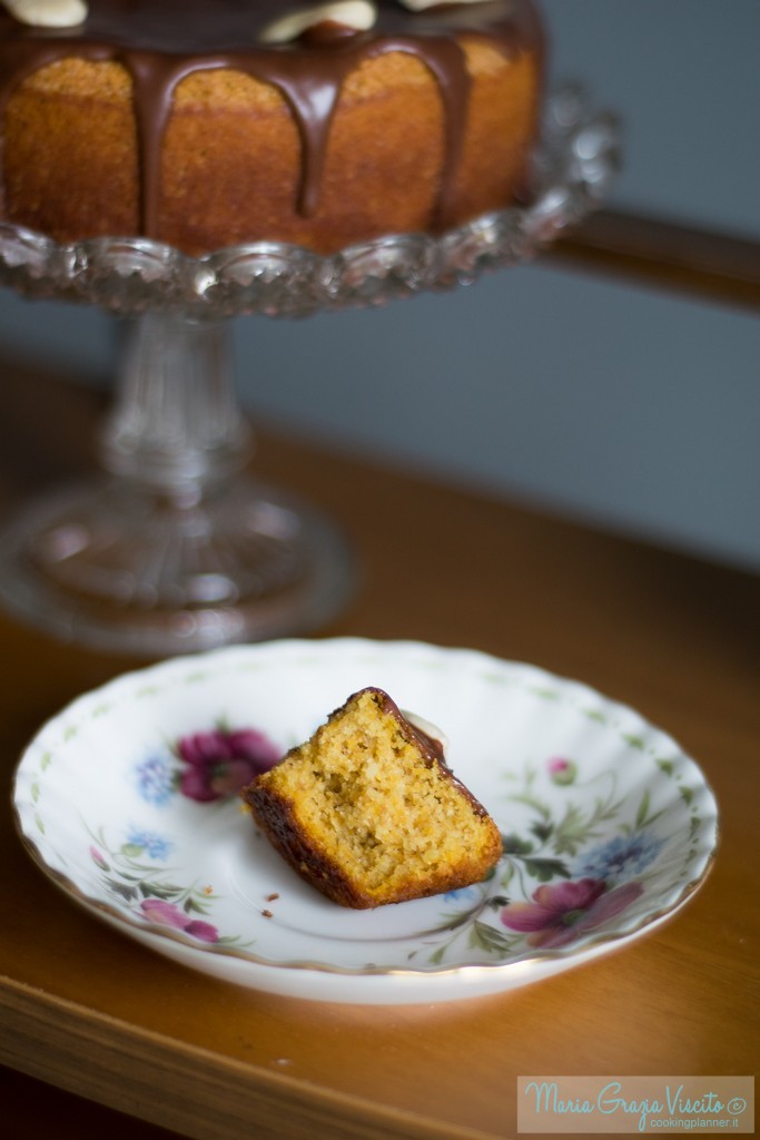 Torta di carote e nocciole (sans souci) Presa da 1000 ricette di dolci e torte  Di Olga Tarentini Troiani