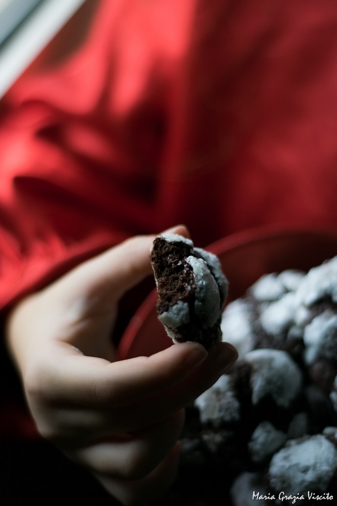 I chocolate crinkle cookies di Martha Stewart